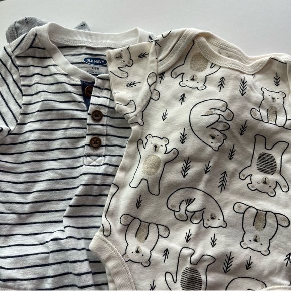 Various Brands • Old Navy/Gap/Unbranded Baby Onesies Pack of 5 - Picture 2 of 6